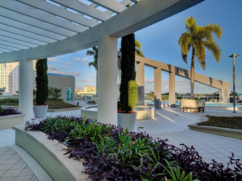 OVATION CONDO - Residential