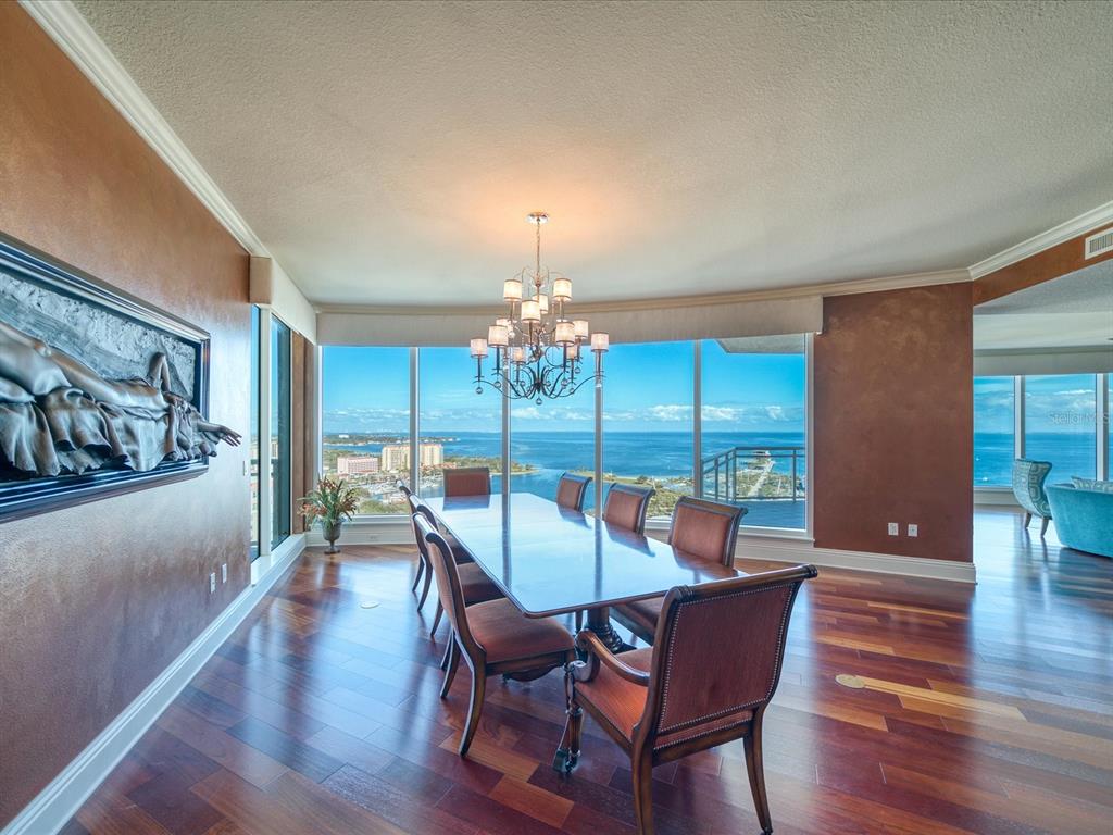 OVATION CONDO - Residential