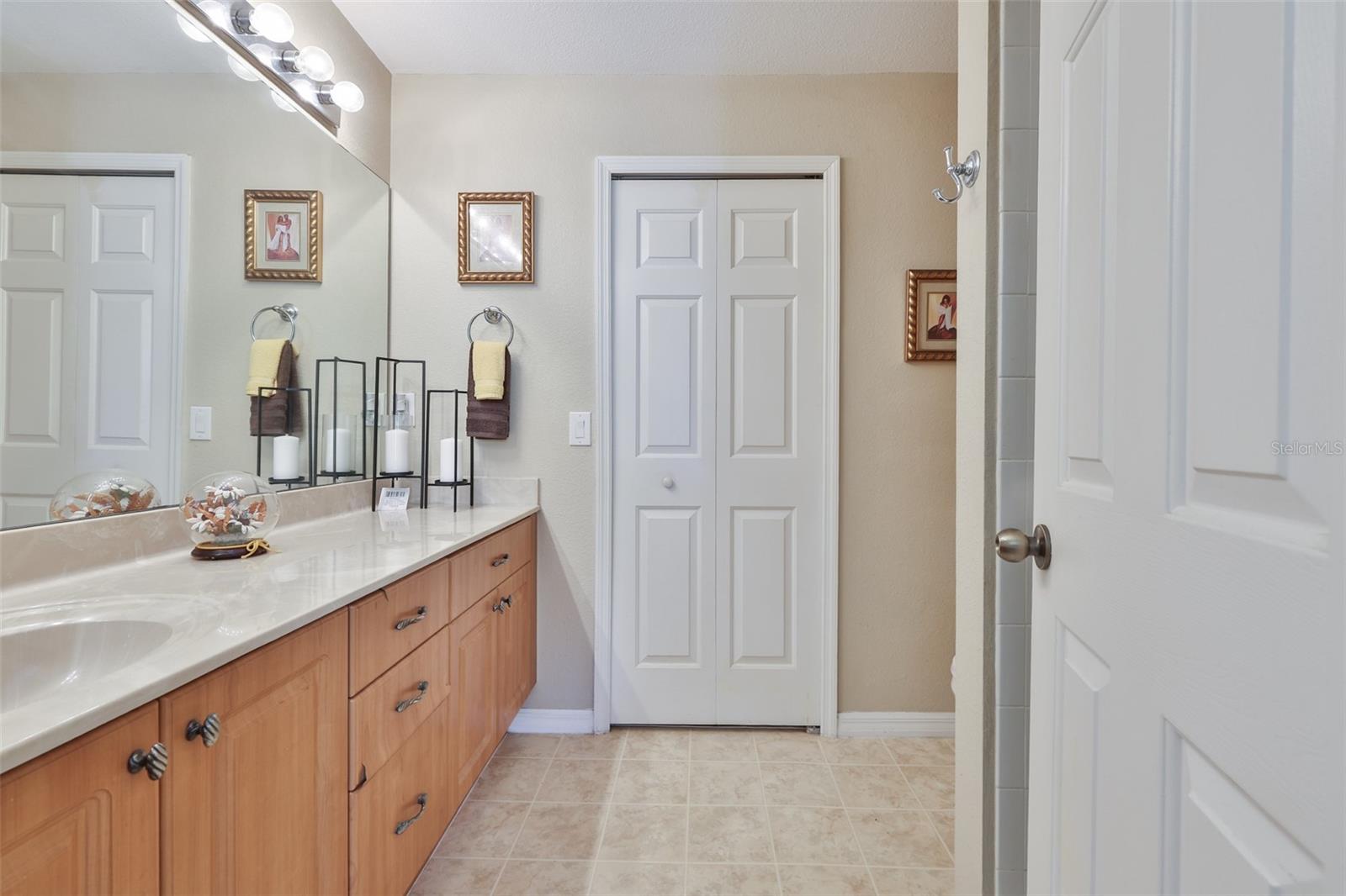 RIVERCREST TWNHMS WEST PHAS - Residential