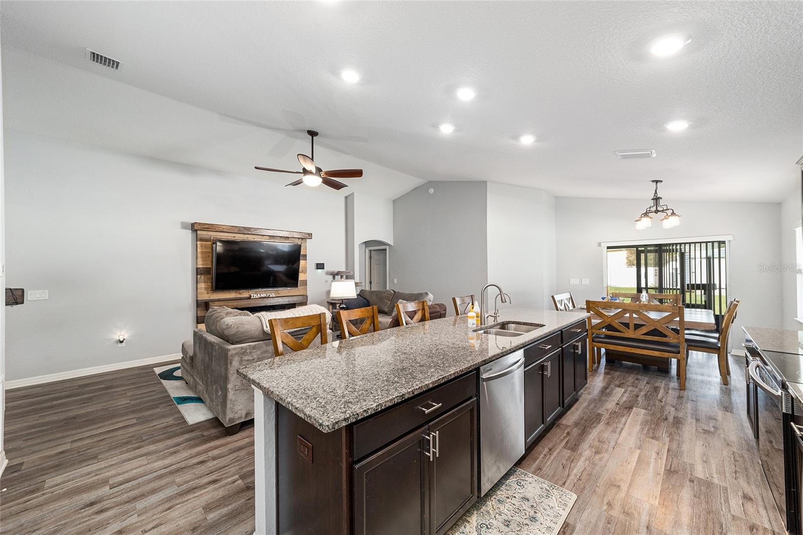 KINGSLAND COUNTRY ESTATE - Residential