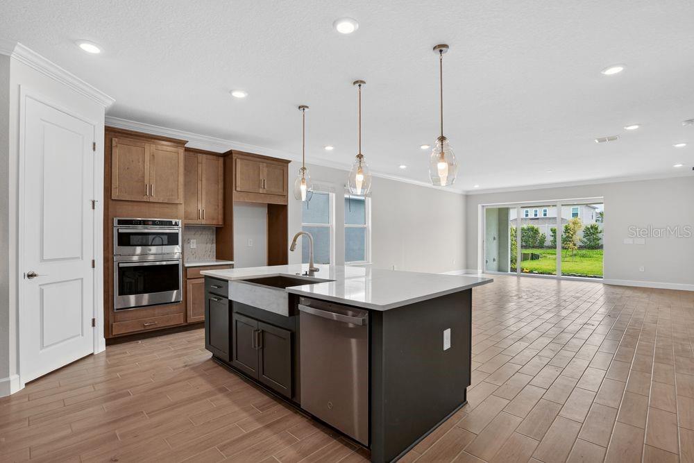 8517 GOLDEN DAWN COURT