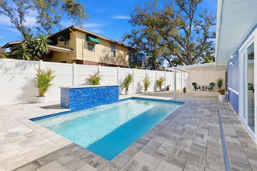 Photo of 903 72nd St NW, Bradenton, FL 34209 (MLS # A4682342)