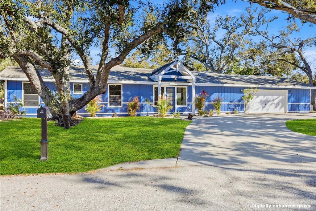 Photo of 903 72nd St NW, Bradenton, FL 34209 (MLS # A4682342)