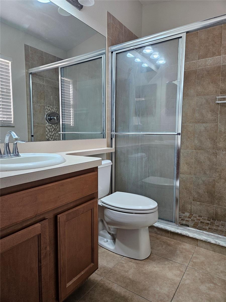 CONCORD STATION PH 04 UNS A & B - Residential Lease