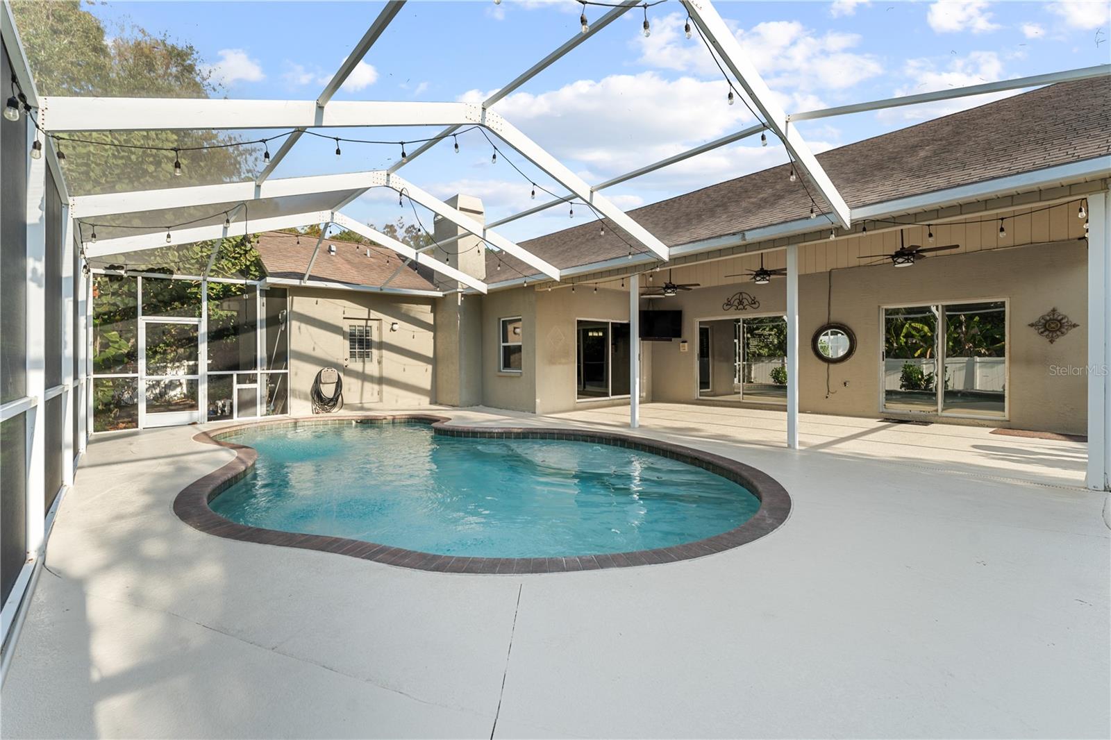 GRAND OAKS - Residential