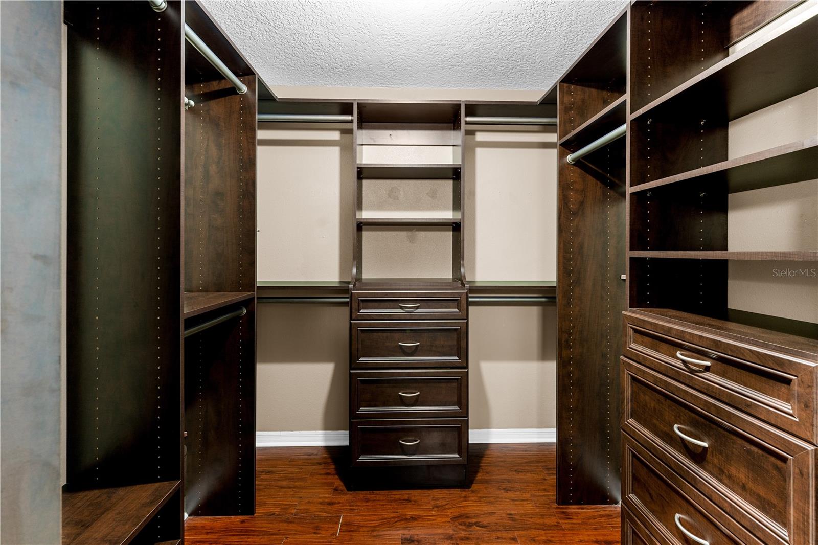 GRAND OAKS - Residential