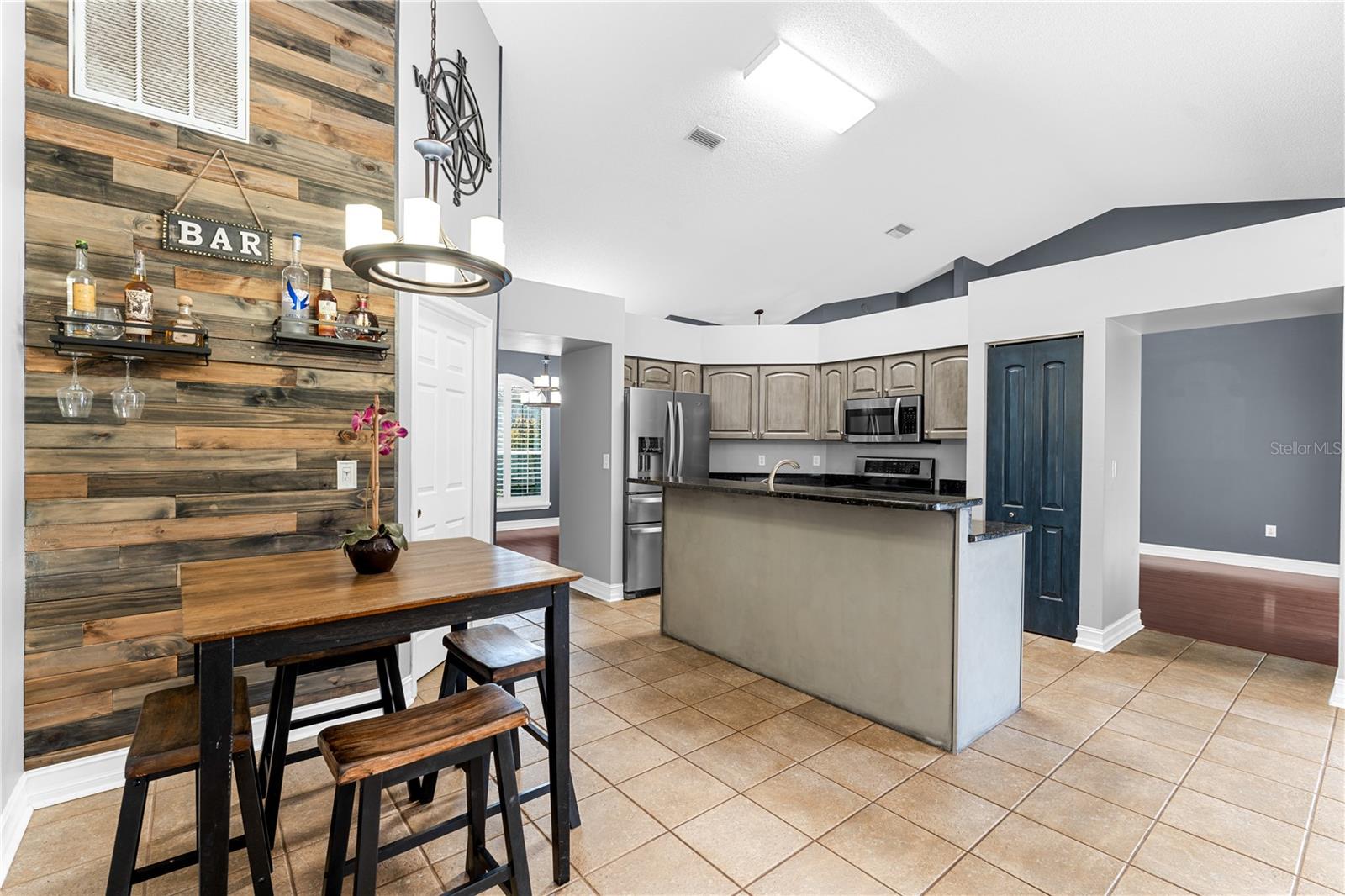 GRAND OAKS - Residential