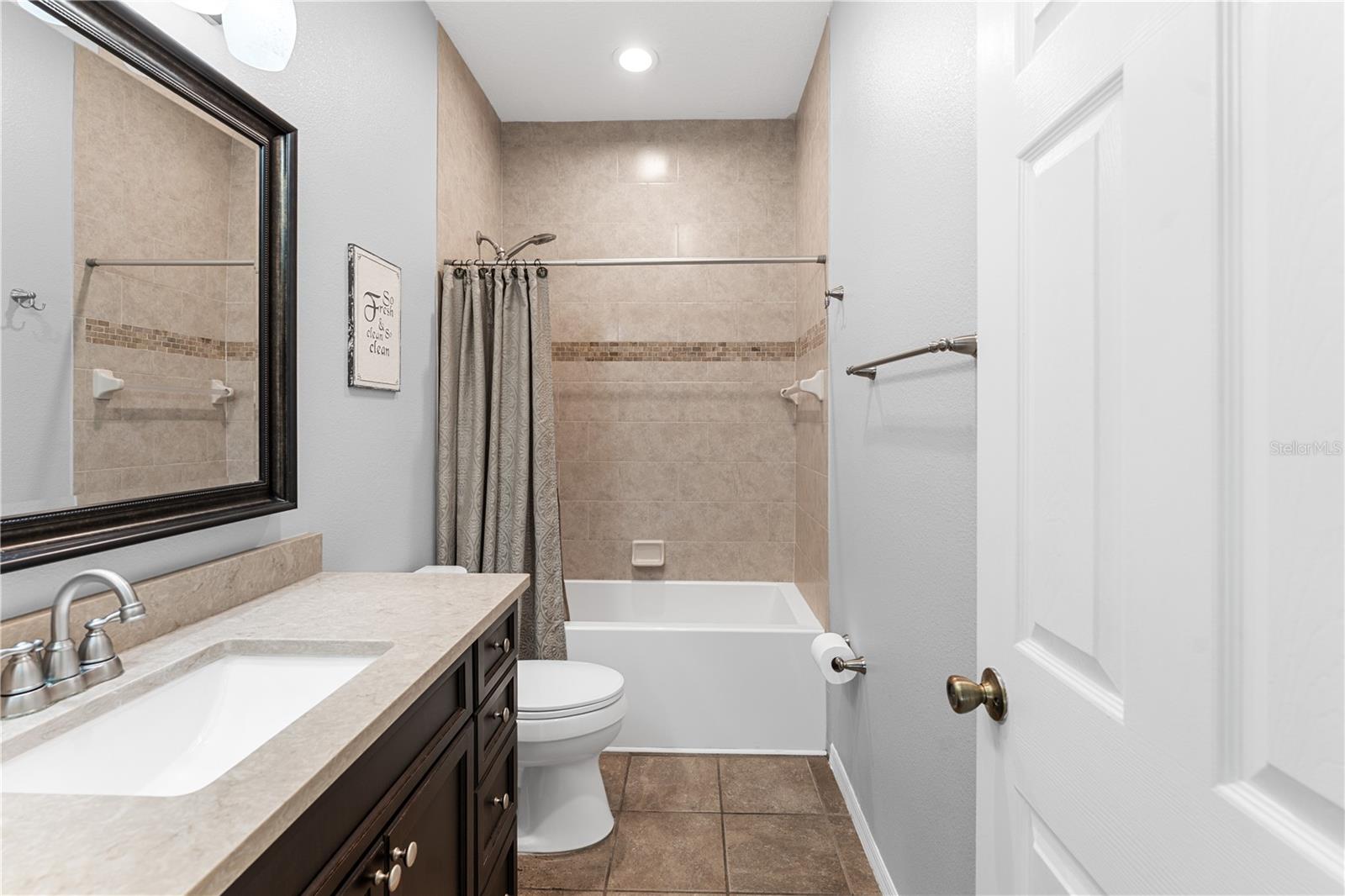 GRAND OAKS - Residential