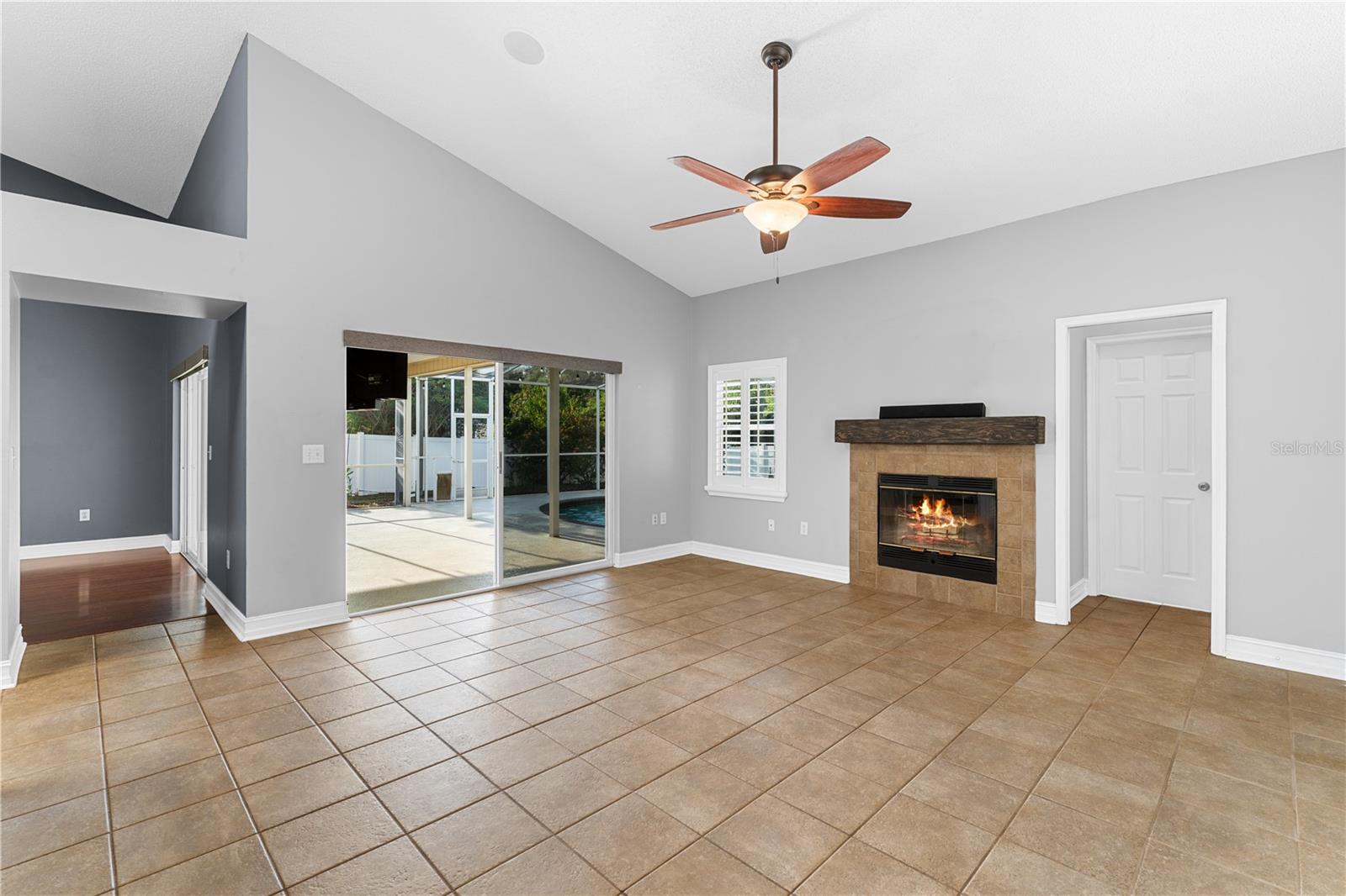 GRAND OAKS - Residential