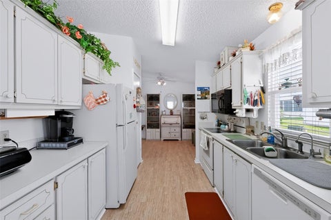 Tiny photo for 1220 Maria Court, Lady Lake, FL 32159 (MLS # TB8559909)