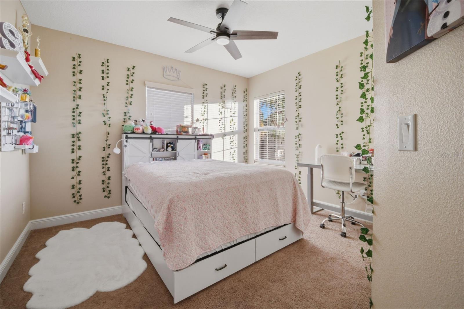 SEVEN OAKS - Residential