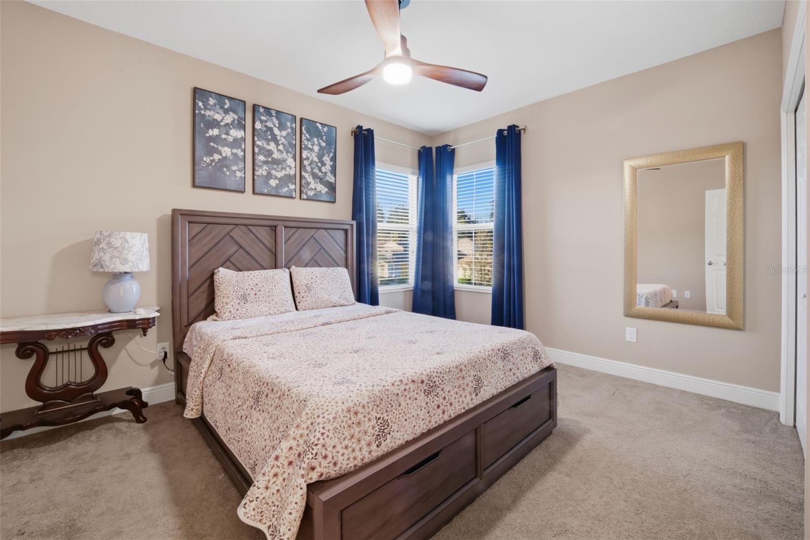 SEVEN OAKS - Residential