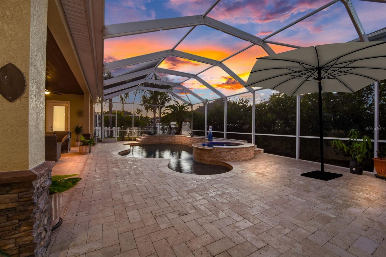 SEVEN OAKS - Residential