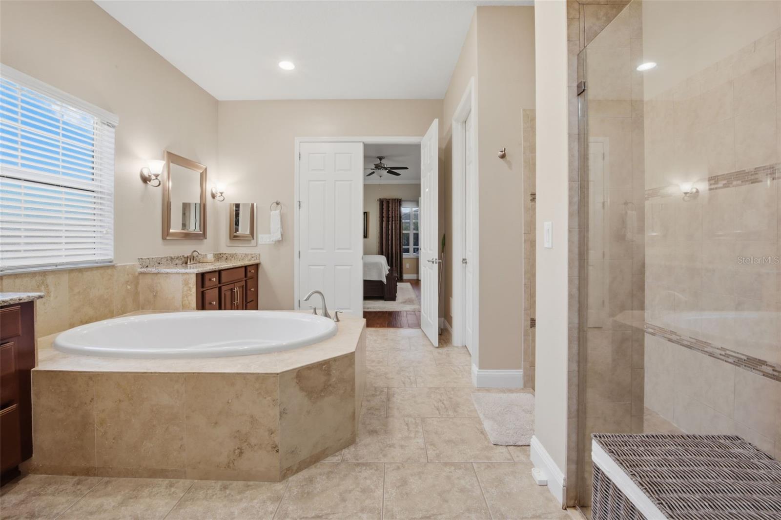 SEVEN OAKS - Residential