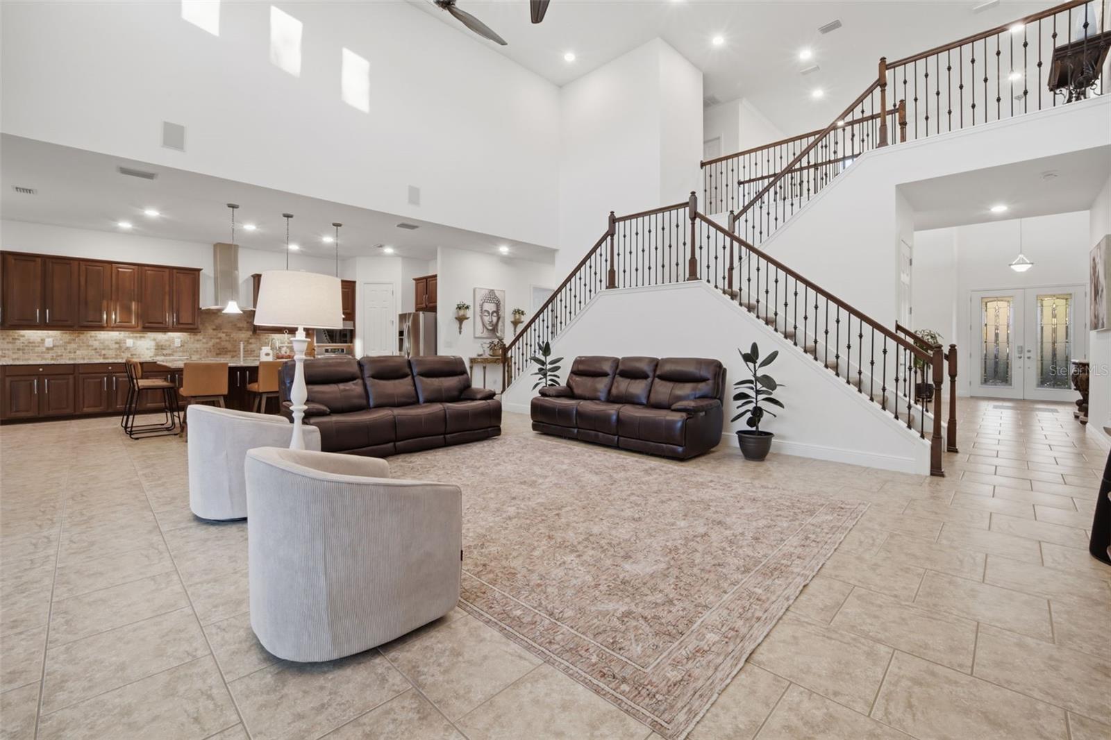 SEVEN OAKS - Residential