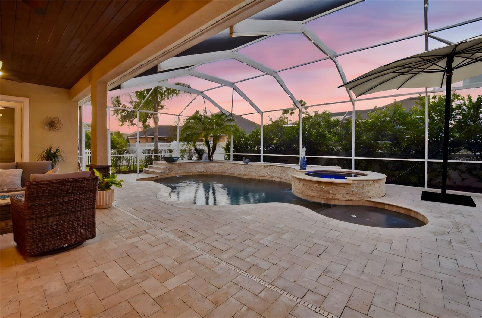 SEVEN OAKS - Residential