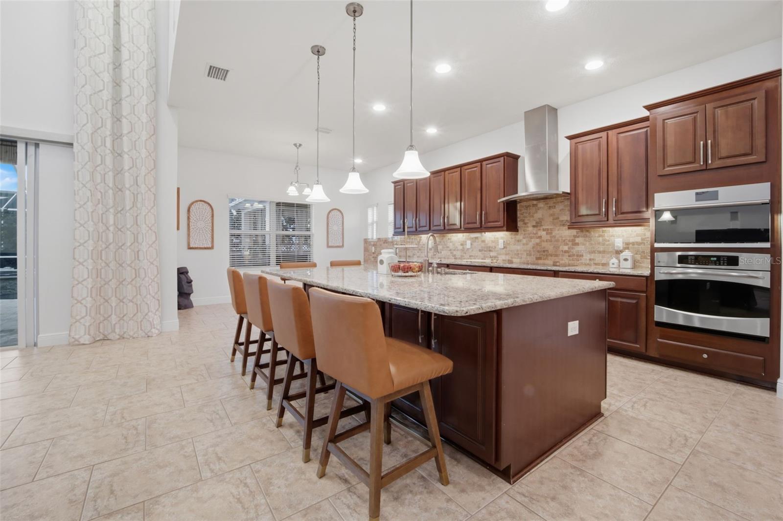 SEVEN OAKS - Residential