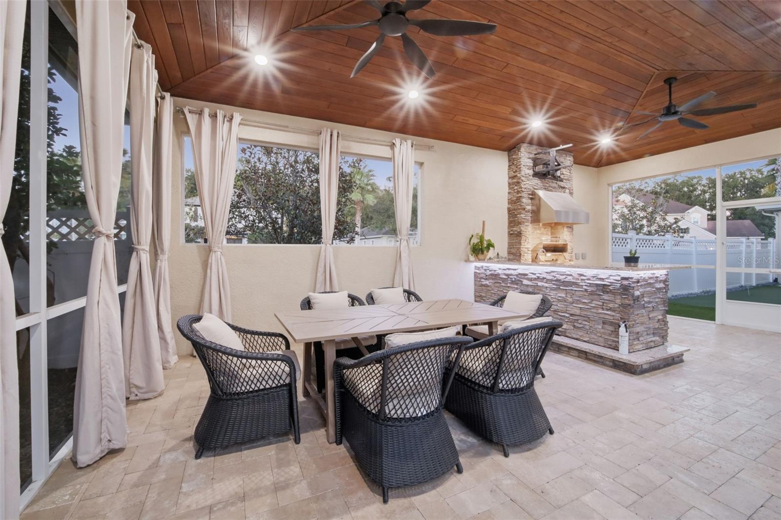 SEVEN OAKS - Residential