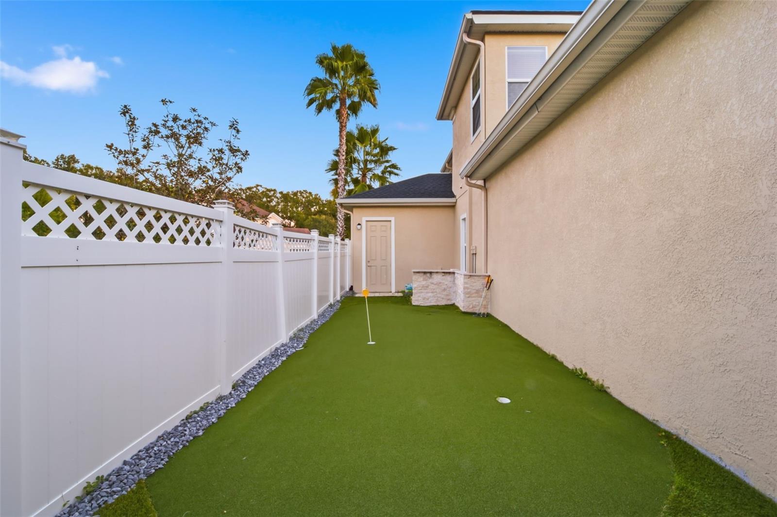 SEVEN OAKS - Residential