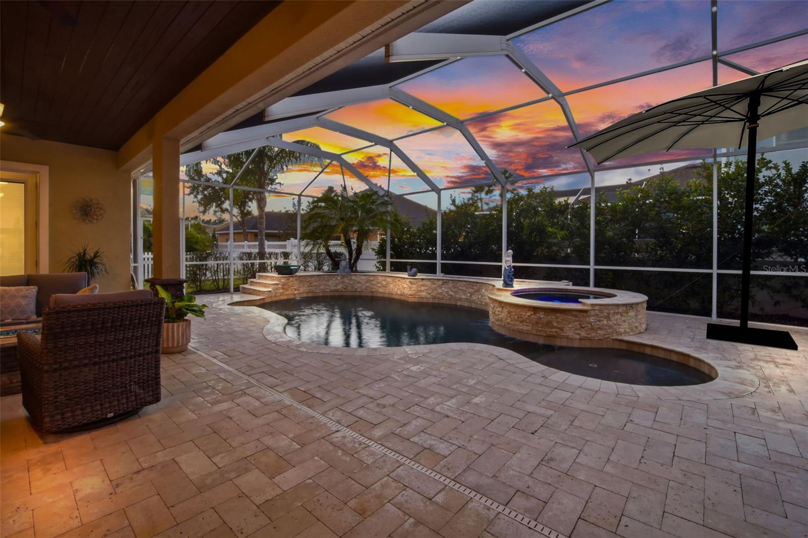 SEVEN OAKS - Residential