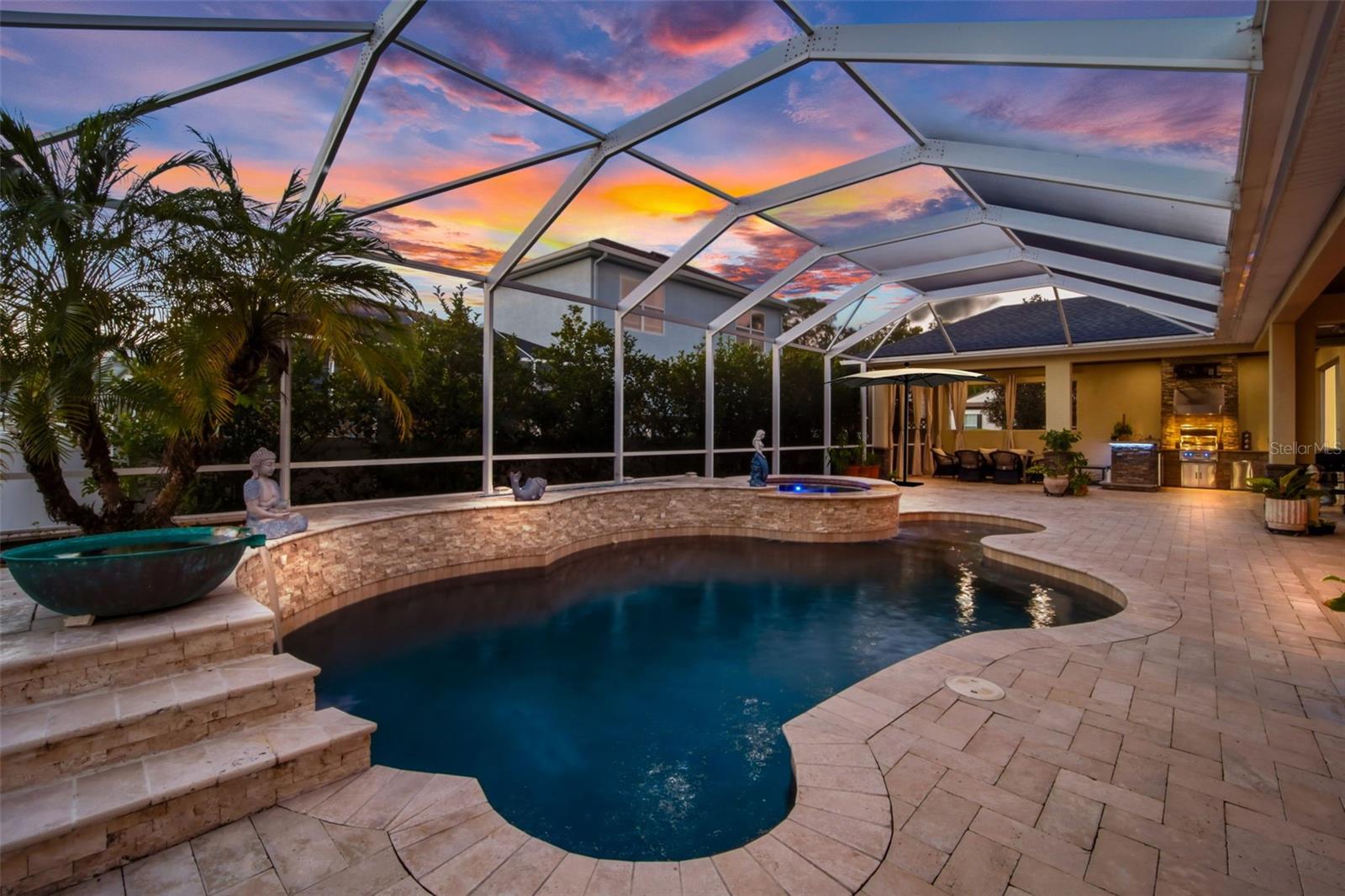 SEVEN OAKS - Residential