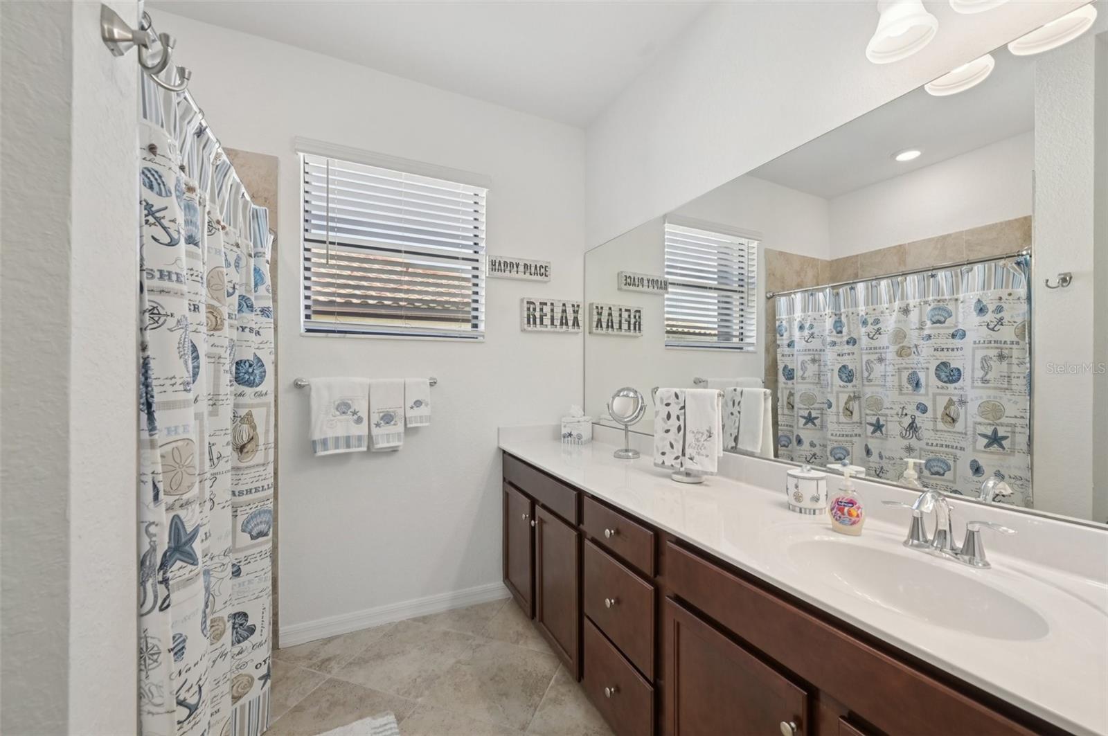 GRAN PARADISO TWNHMS 1B - Residential