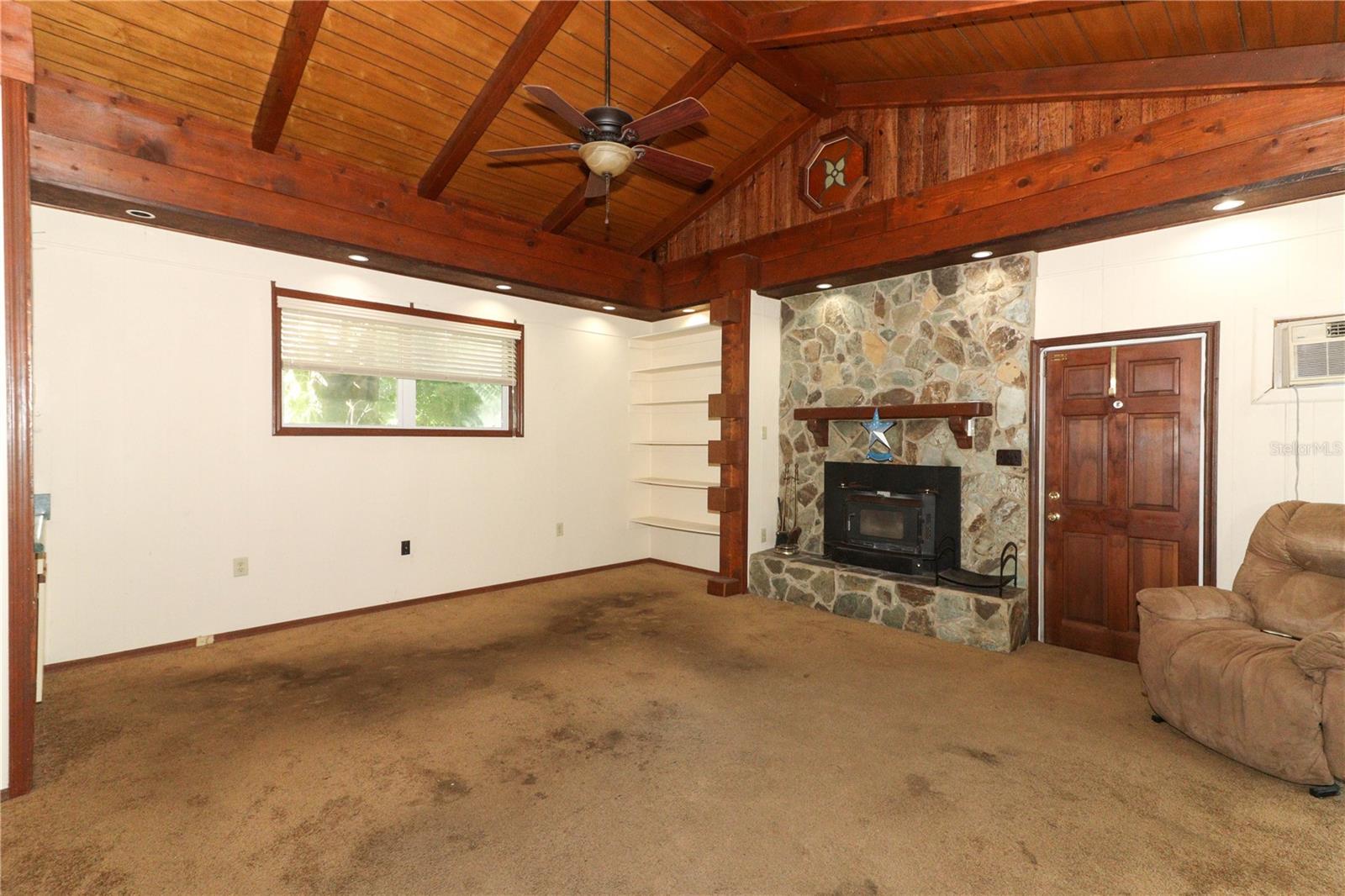 317 WHITE OAK DRIVE