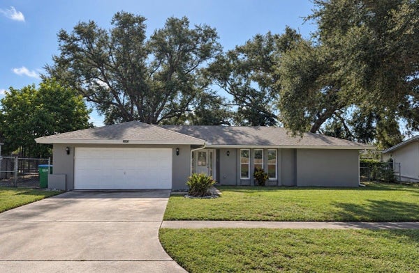 9633 PORTSIDE DR, SEMINOLE, FL 33776 - Image a515da5da1d3f46441f71a53b09047ea/1783063435