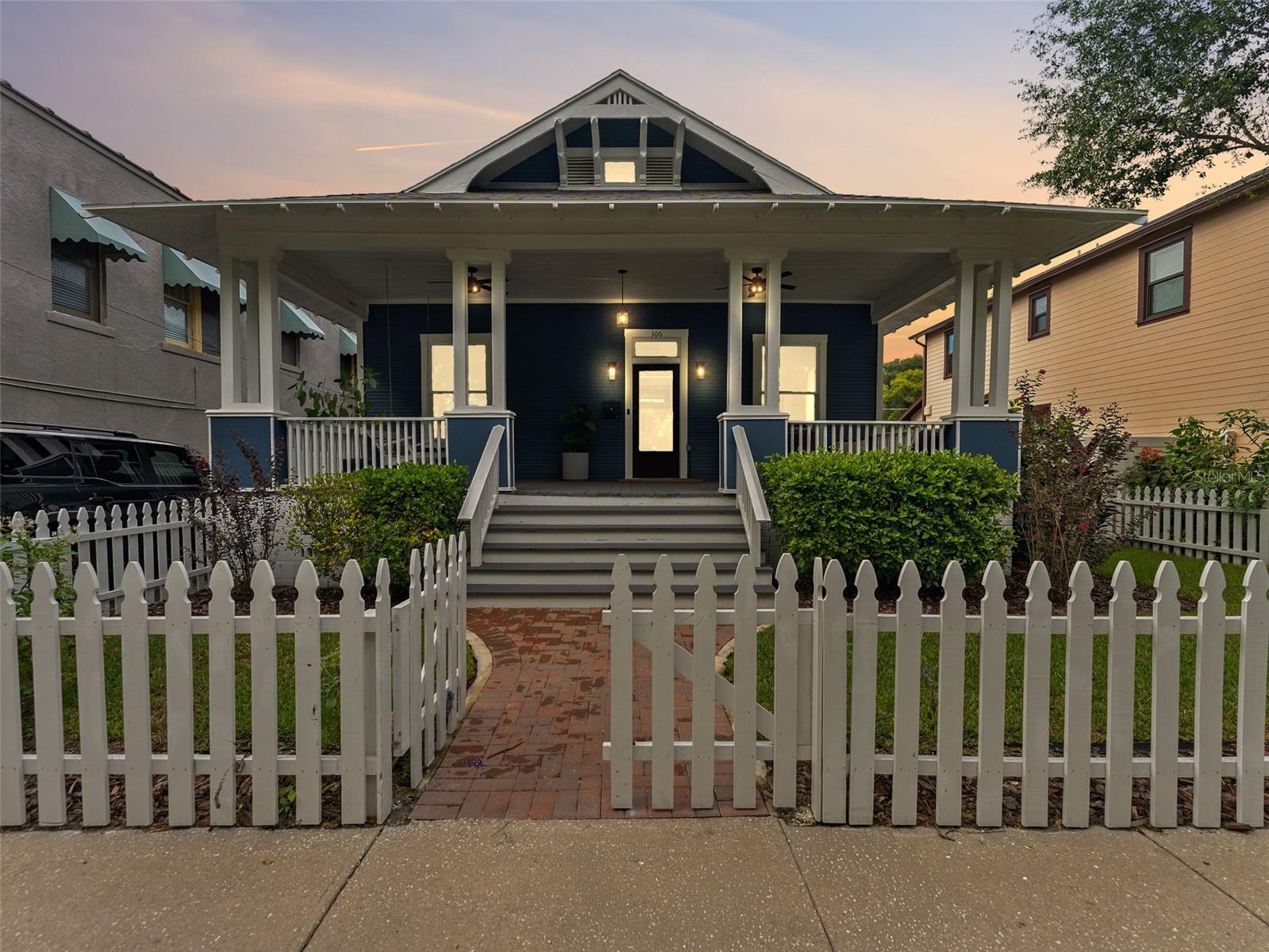 306 E ROSS AVENUE