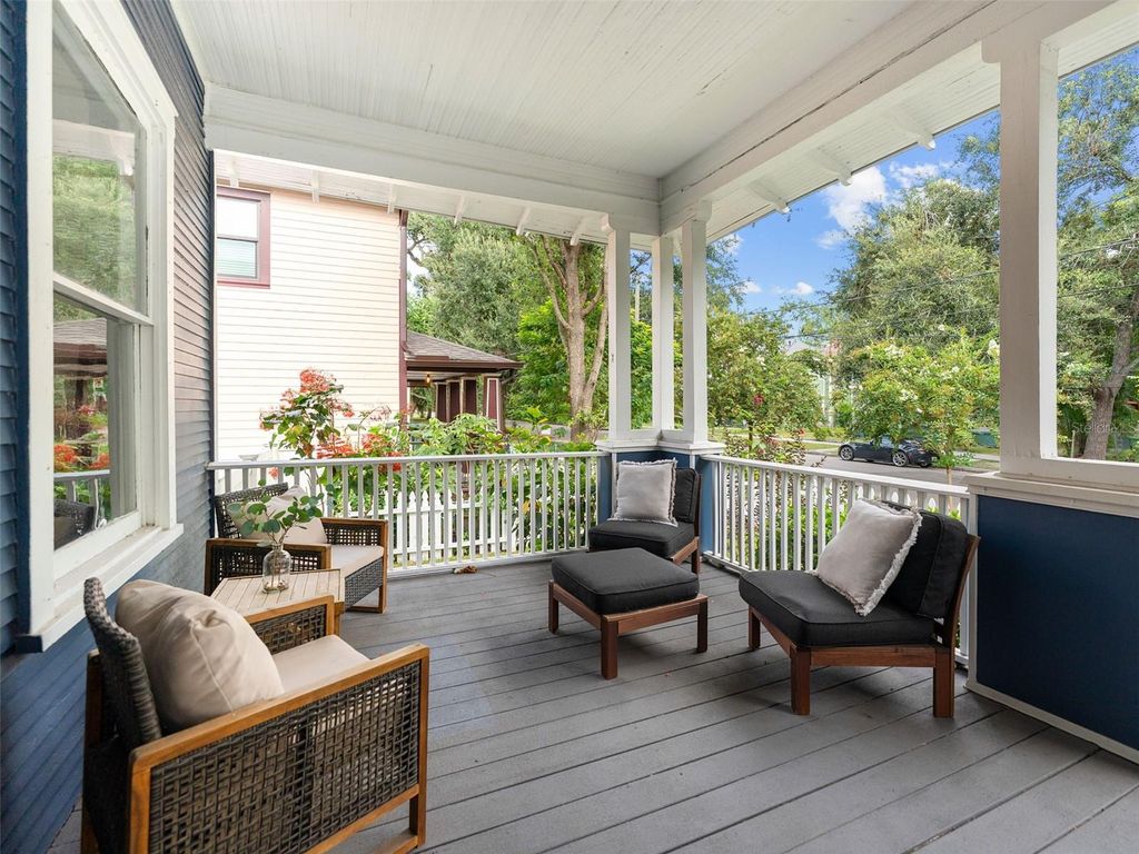 Photo of 306 E Ross Avenue, Tampa, FL 33602 (MLS # TB8420604)
