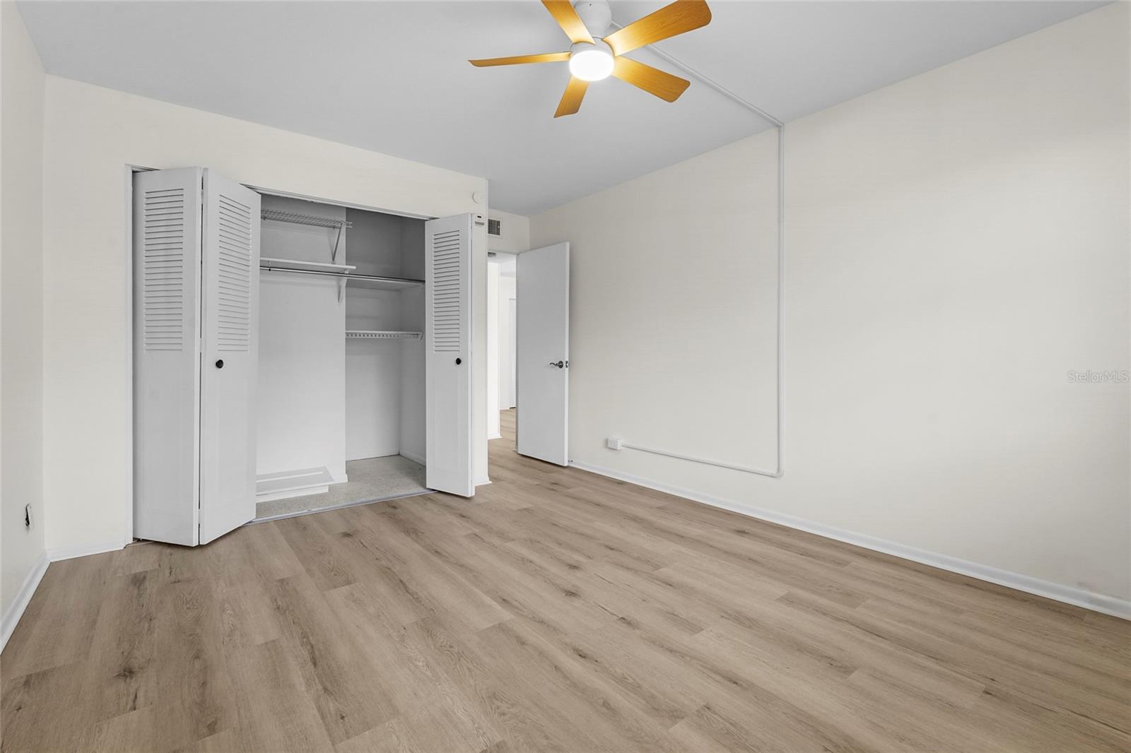 STRATHMORE VILLAGE GREEN - Residential