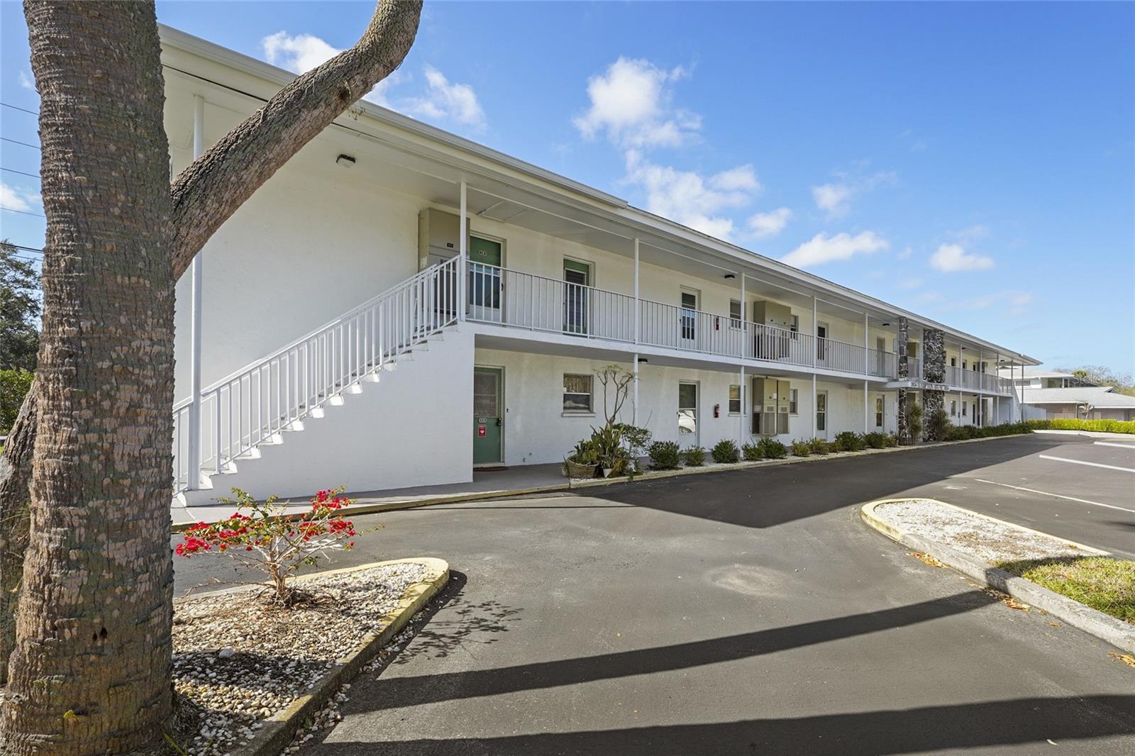 STRATHMORE VILLAGE GREEN - Residential