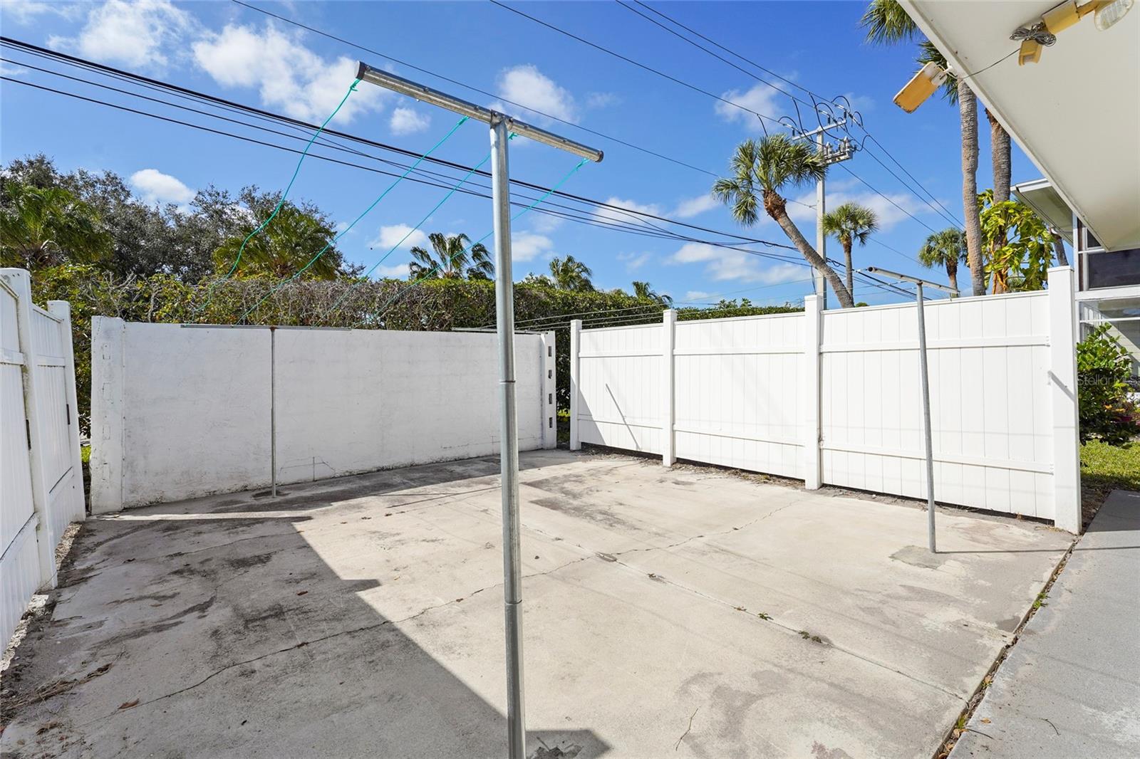 STRATHMORE VILLAGE GREEN - Residential