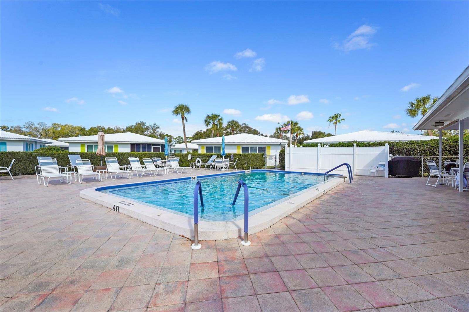 STRATHMORE VILLAGE GREEN - Residential