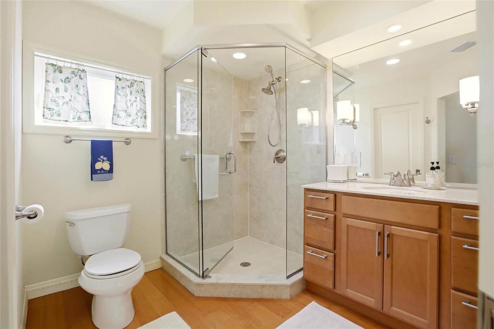 ORANGE GARDENS - Residential