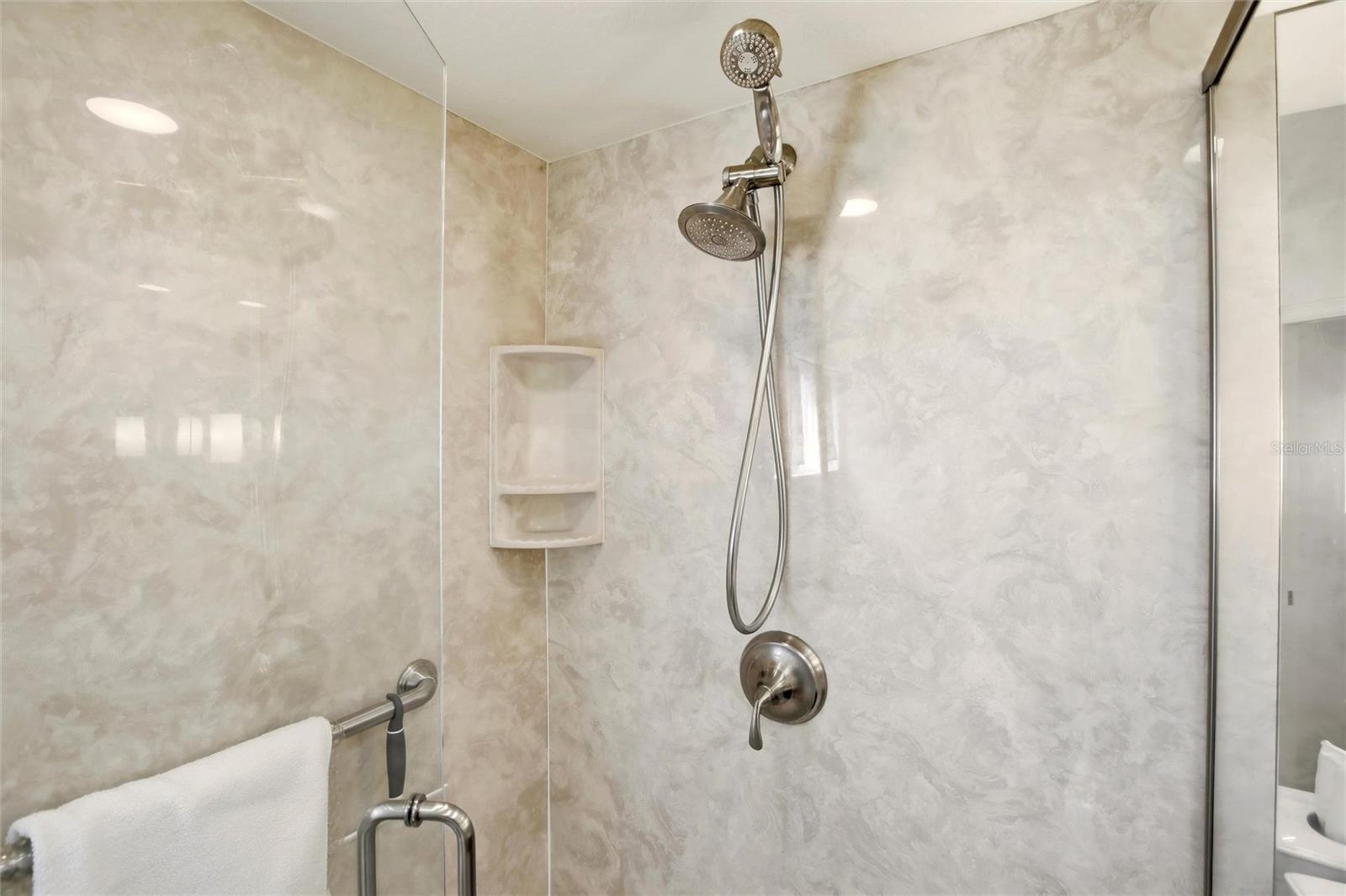 ORANGE GARDENS - Residential