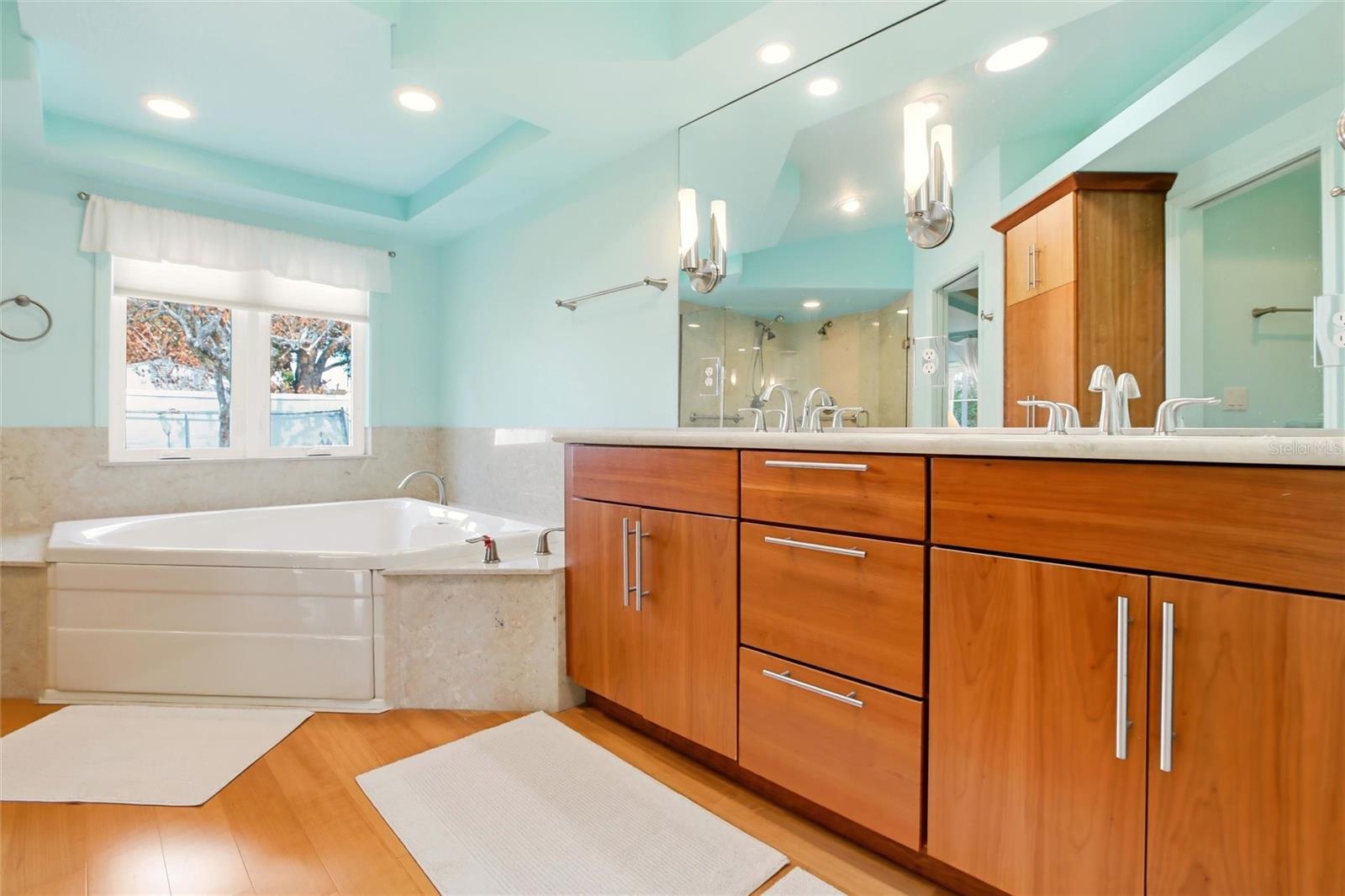 ORANGE GARDENS - Residential