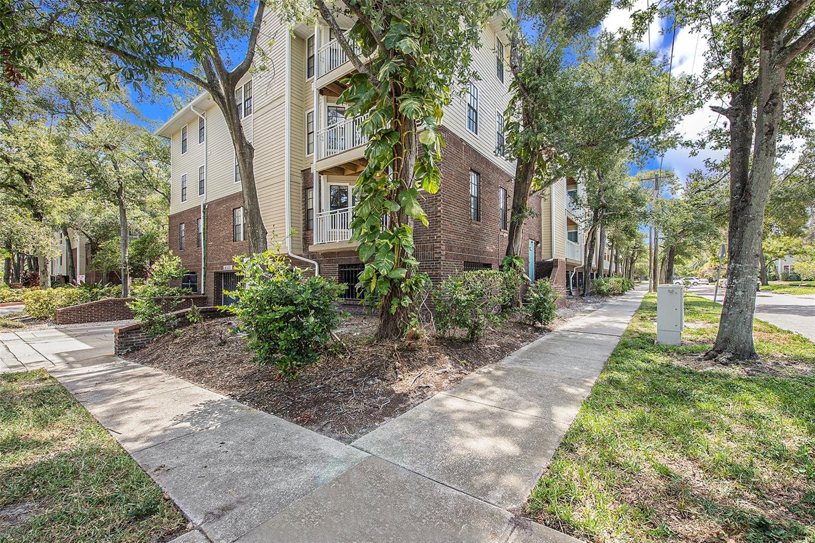 1000 W HORATIO STREET 301