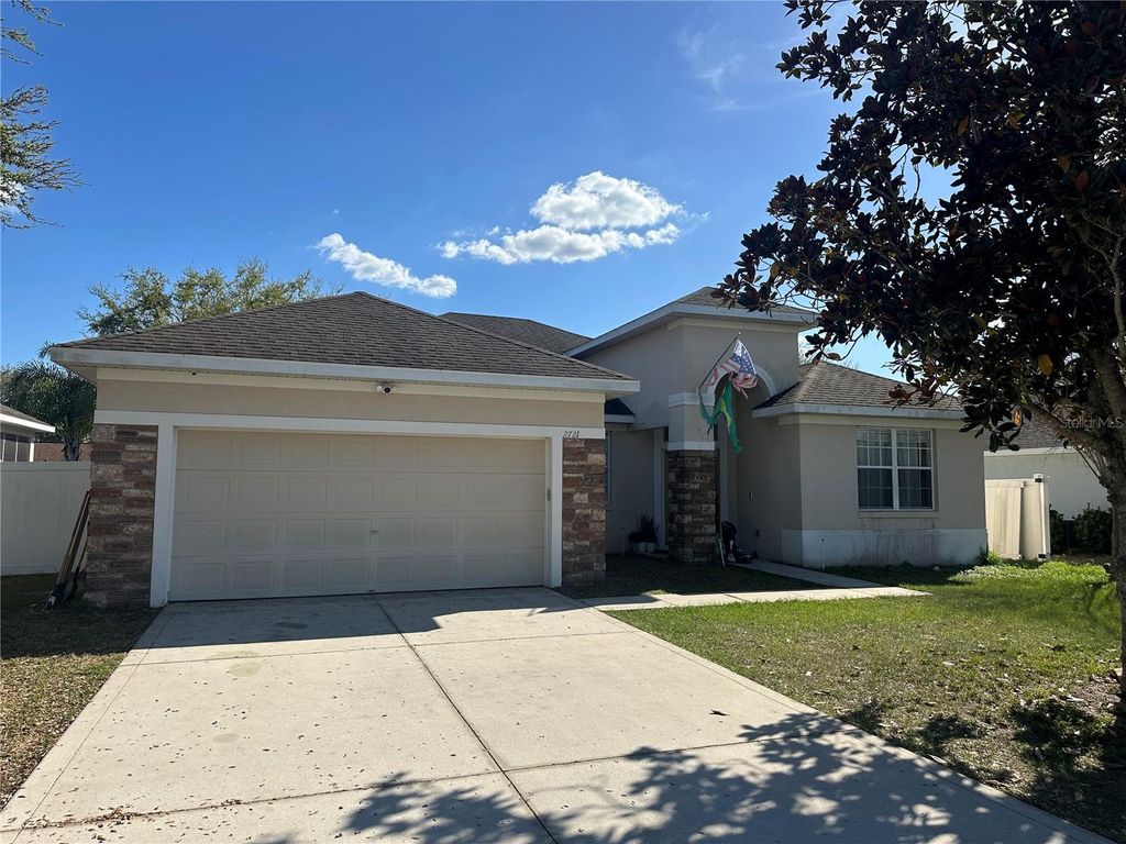 Photo of 2721 Athens Drive, Leesburg, FL 34748 (MLS # G5109513)