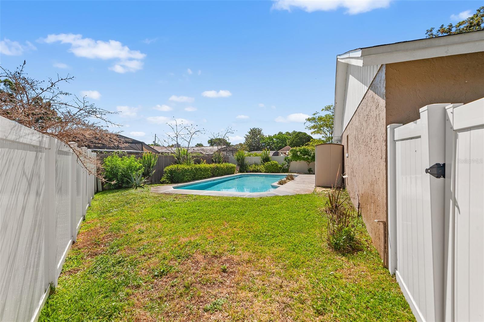 BAY LAKES AT GRANADA SEC 04 - Residential