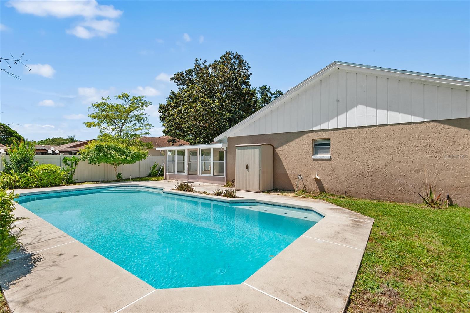 BAY LAKES AT GRANADA SEC 04 - Residential