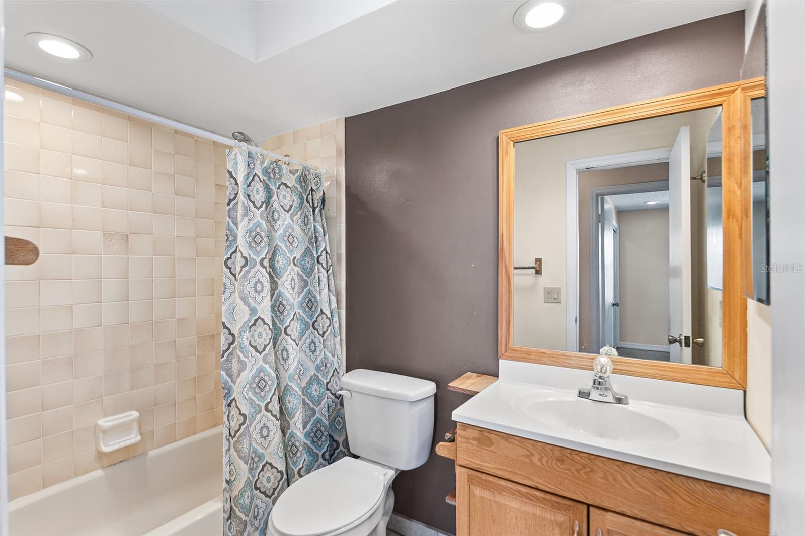 BAY LAKES AT GRANADA SEC 04 - Residential