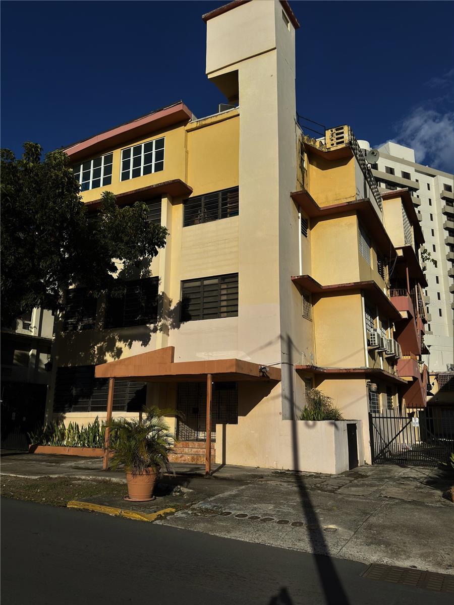 61 CALLE LUISA 1B
