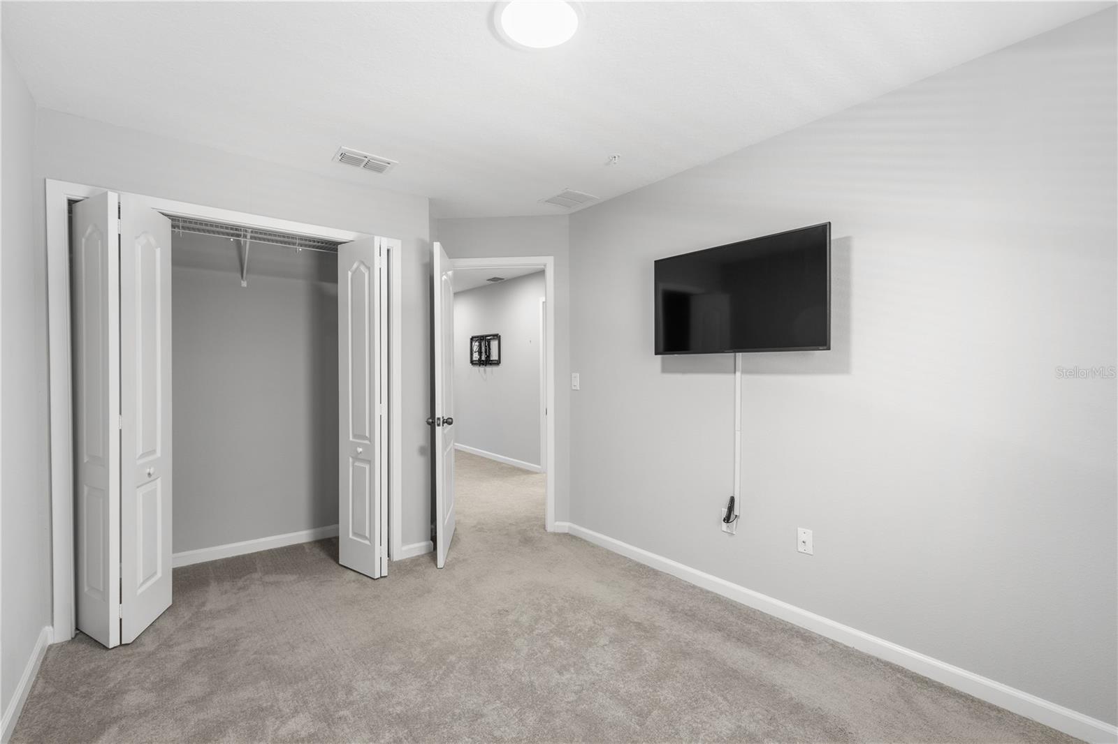 HIDDEN LAKE RESERVE - Residential Lease