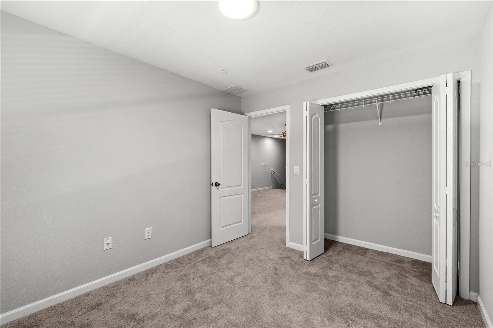 HIDDEN LAKE RESERVE - Residential Lease