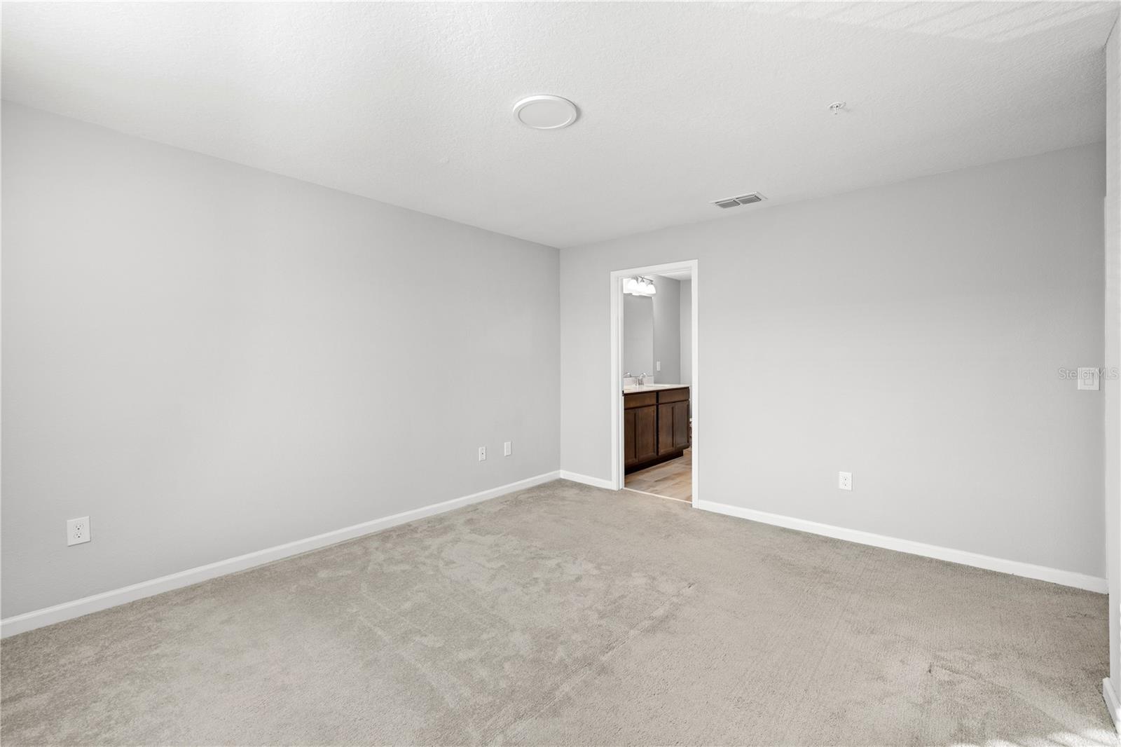 HIDDEN LAKE RESERVE - Residential Lease