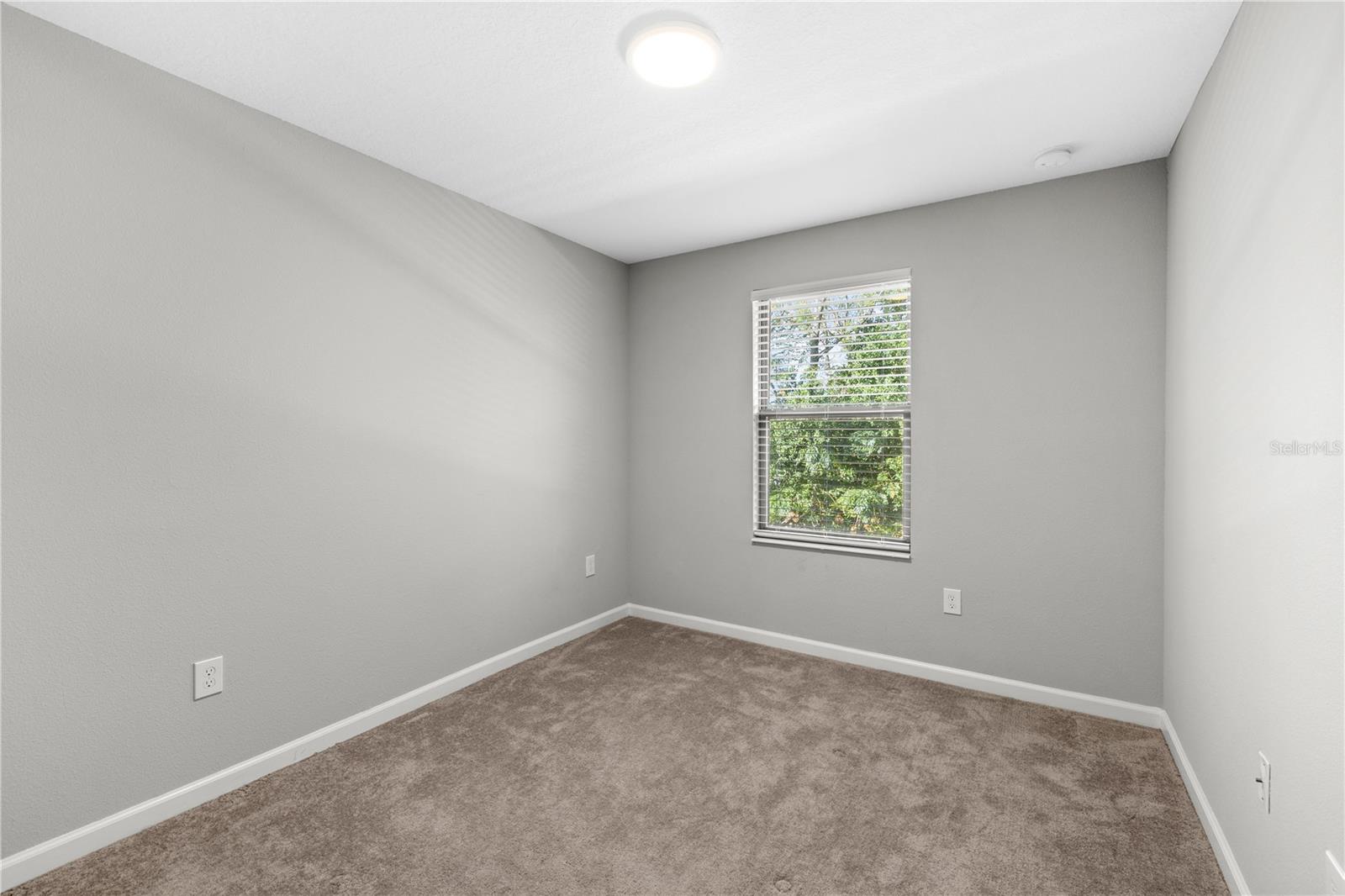 HIDDEN LAKE RESERVE - Residential Lease