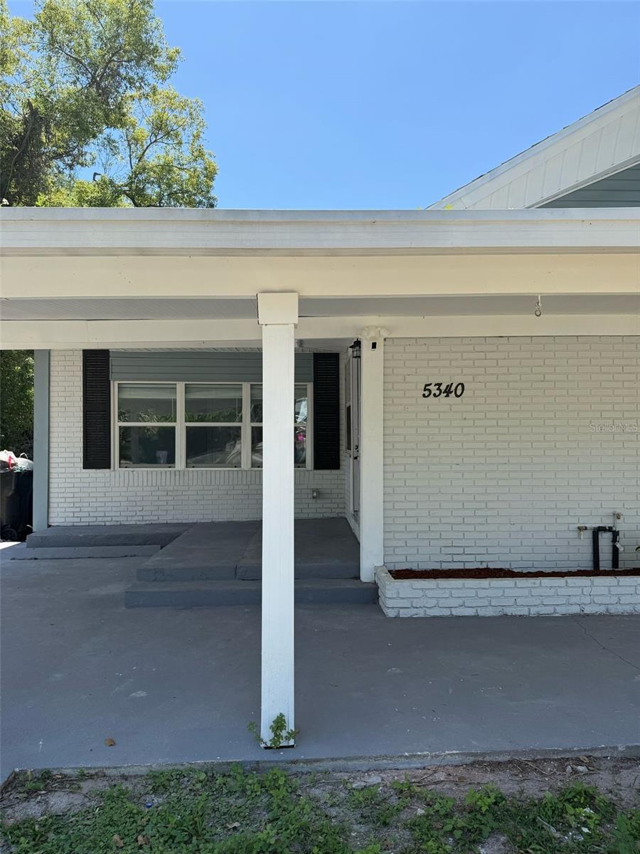 Beautifully remodeled 2 bedroom/ 2 bathrooms unit, located in fabulous area! Enjoy a bright open layout with modern finishes and fresh updates throughout. Residents enjoy access to a shared pool, offering a more private setting. Excellent location close to shopping, dining and, major roads. The Rent Includes electric, water, sewer and internet.