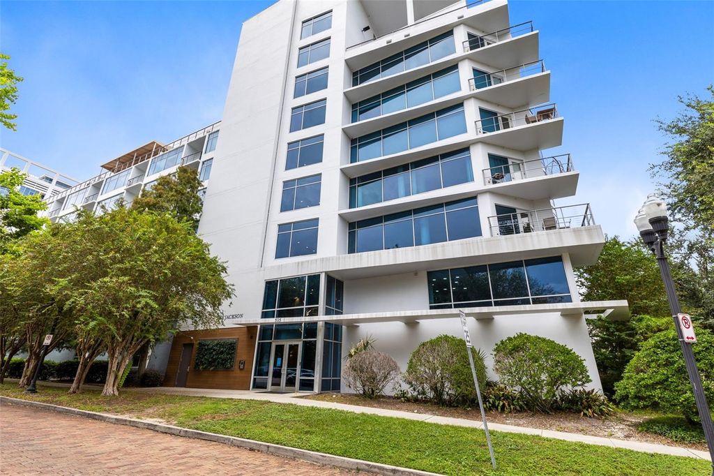 Photo of 525 E Jackson Street #601, Orlando, FL 32801 (MLS # O6342713)
