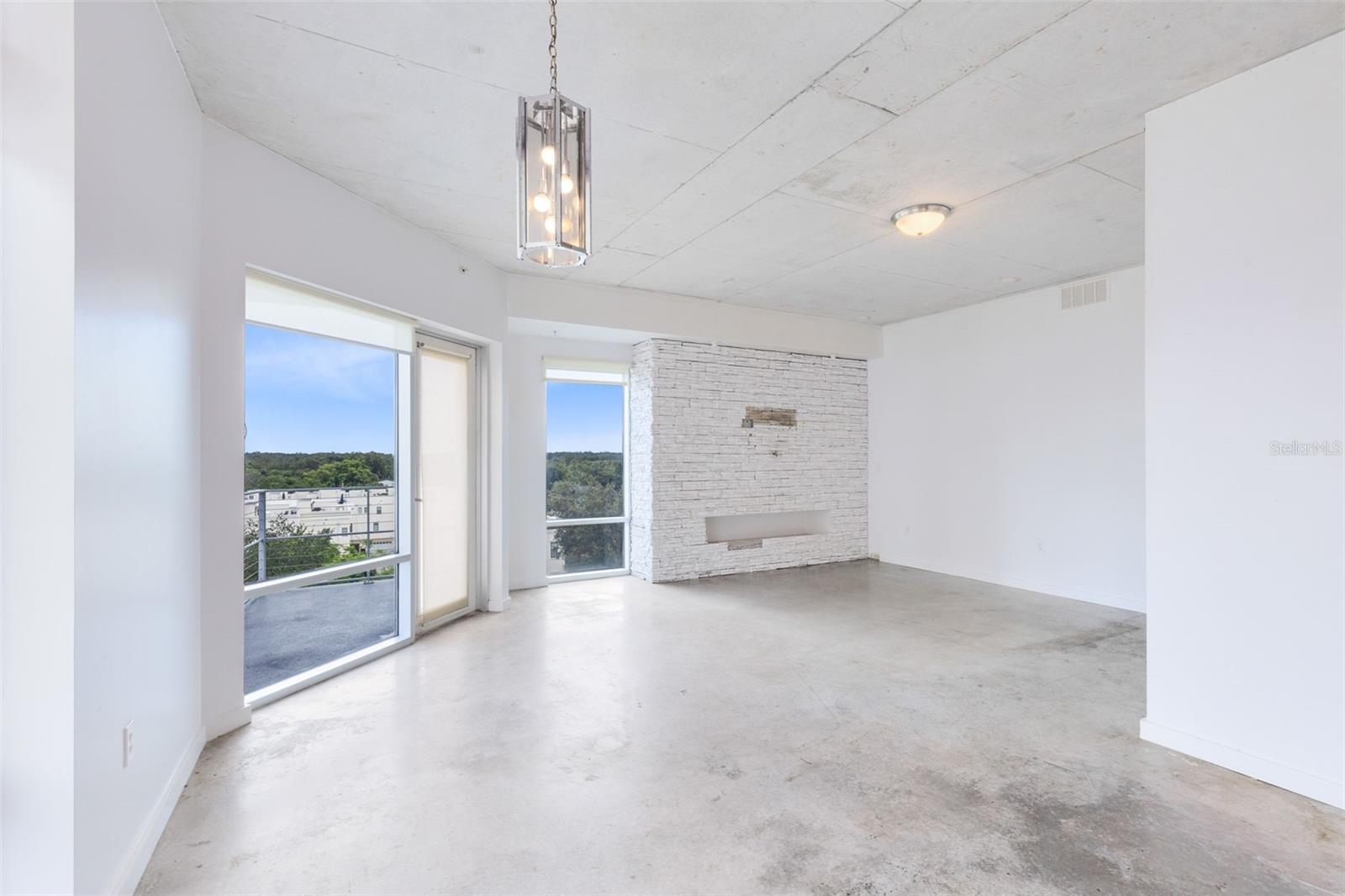 525 E JACKSON STREET 601